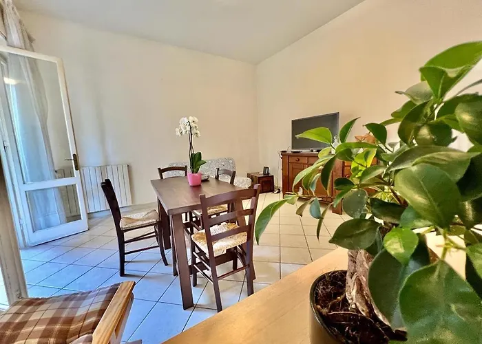 On The - Апартаменти В'яреджо