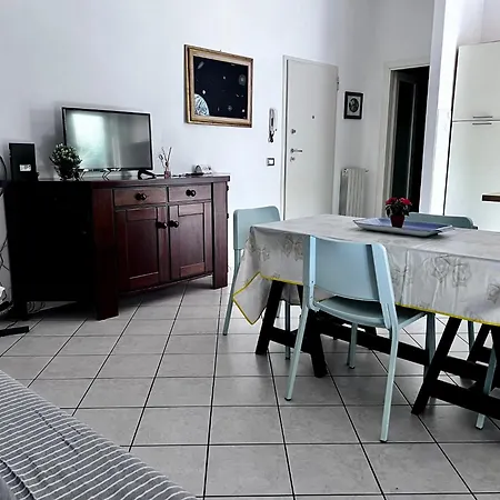 Apartment On The - *