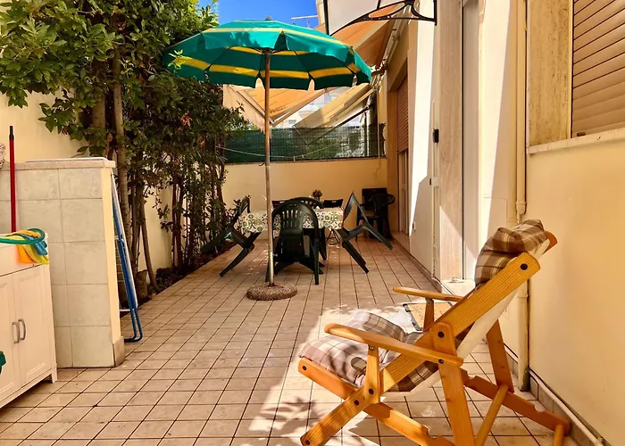 Apartment On The - *